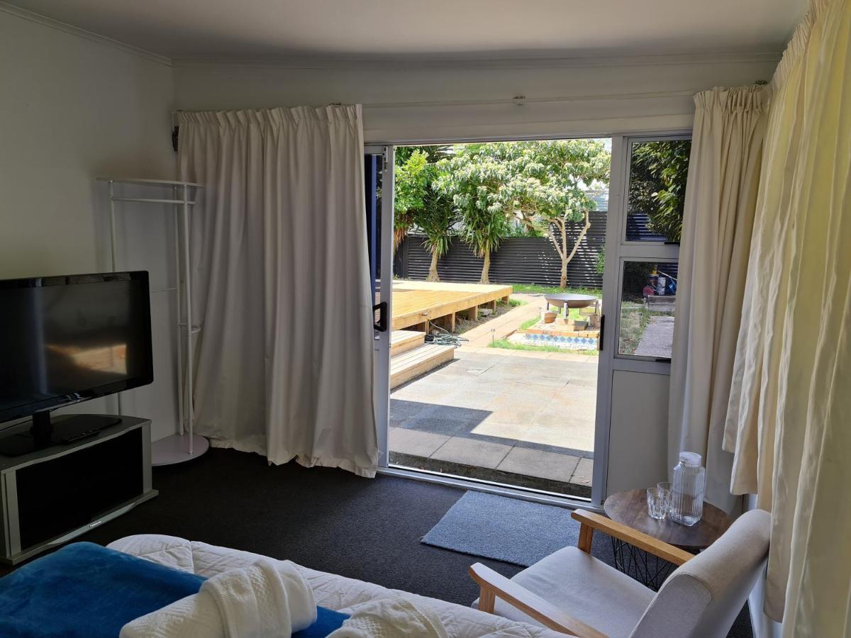 J&l Boarding House Hamilton